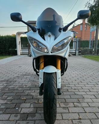 Yamaha Fazer 8