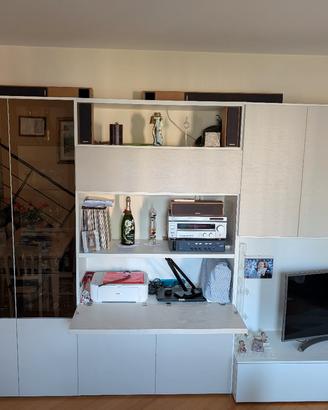 Parete attrezzata, libreria, scrivania, porta TV