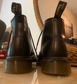 Dr martens 6 sales buchi uomo