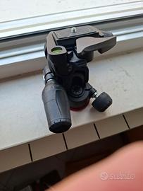 treppiede Manfrotto con testa