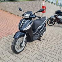 Piaggio Medley 200