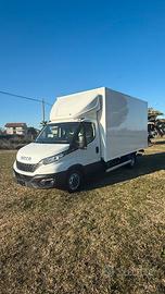 Iveco 35C16 firgone e pedana