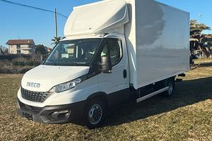 Iveco 35C16 firgone e pedana