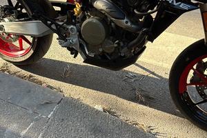 Ducati 698 hypermotard