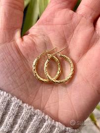 Orecchini lavorati a cerchio argento placcato oro