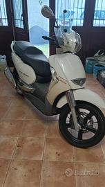 Aprilia scarabeo 300 S 