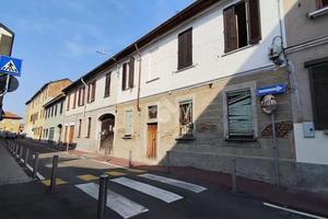 MULTILOCALE A SEDRIANO