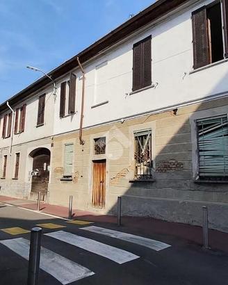 MULTILOCALE A SEDRIANO