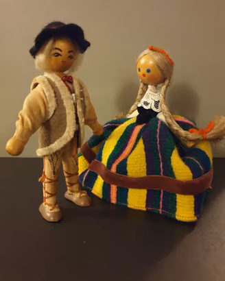COPPIA STATUINE VINTAGE IN LEGNO STILE TIROLESE
