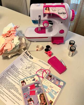 Macchina da cucire giocattolo "Cuci Moda"