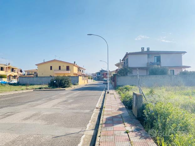 Terreno per villa o bifamiliare, ampio giardino