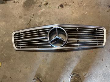 Mascherina Mercedes R 107