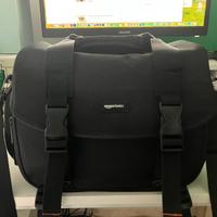 Borsa Amazon Basics per fotocamera
