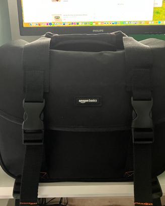 Borsa Amazon Basics per fotocamera