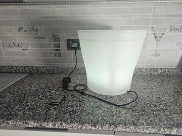 Vaso bianco con led