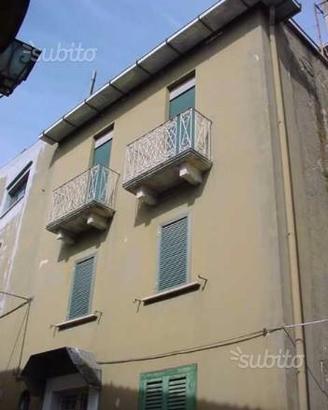 Palazzetto 5 livelli a Gagliano Aterno AQ