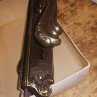 MANIGLIE PORTE BRONZATE