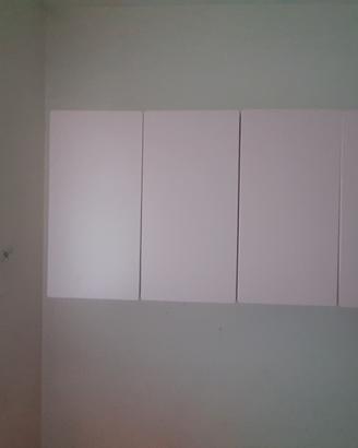 lettino allungabile ikea + due pensili rosa