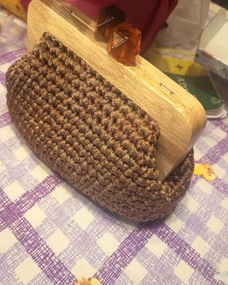 Clutch bag in legno