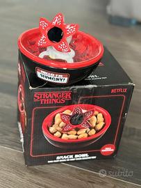 Stranger Things Bowl Cover rossa Originale wanted