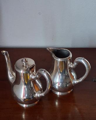 Caffettiera e lattiera, Broggi, placcata argento