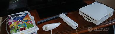 wii funzionante con quattro giochi e cavi