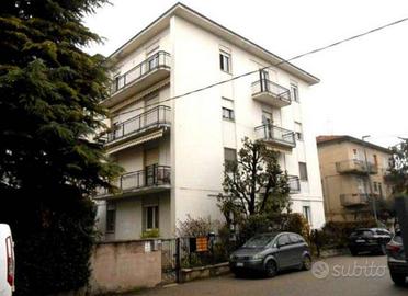 Immobile in asta di 146 m² con 4 locali e box auto