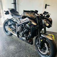 Triumph Street Triple 765 R GOMMATA NUOVA 12 MESI 