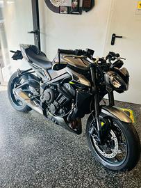 Triumph Street Triple 765 R GOMMATA NUOVA 12 MESI 