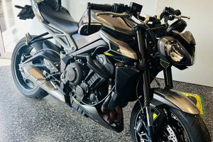 Triumph Street Triple 765 R GOMMATA NUOVA 12 MESI 