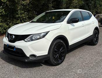 Nissan Qashqai 1.2 DIG-T Acenta - UNIPRO