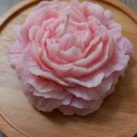 Luce di Peonia — la candela che sboccia nei tuoi m