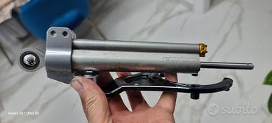 Ammortizzatore di sterzo ohlins