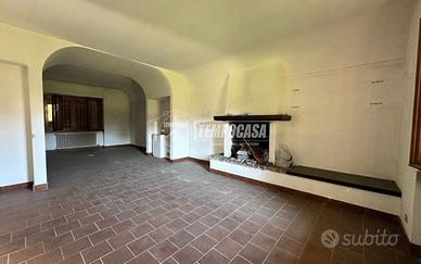 AMPIO TRILOCALE LUMINOSISSIMO - LESMO CENTRO