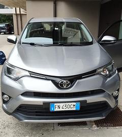 Rav 4 2.0 d.4d Business 2wd