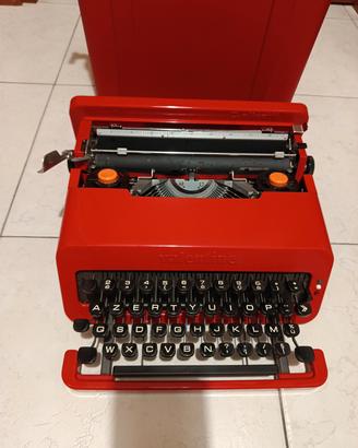 macchina da scrivere Olivetti valentine