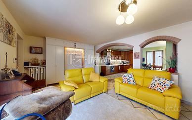 VILLA BIFAMILIARE ! LIBERA SU 4 LATI!