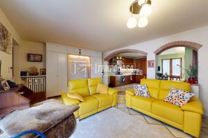 VILLA BIFAMILIARE ! LIBERA SU 4 LATI!