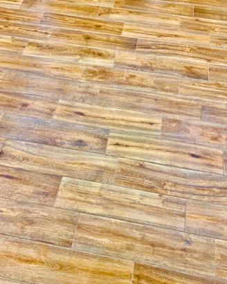 Piastrelle gres porcellanato effetto legno