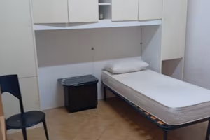 Via Tribunali adiacenze
