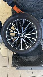 GOMME E CERCHI TOYOTA ORIGINALI