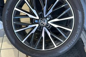 GOMME E CERCHI TOYOTA ORIGINALI