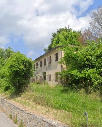 Immobile in asta di 312275 m² con più di 5 locali 