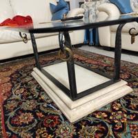 tavolino con base di ferro battuto e marmo 