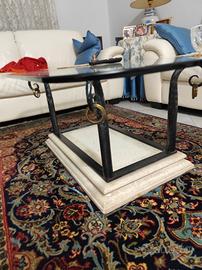 tavolino con base di ferro battuto e marmo 