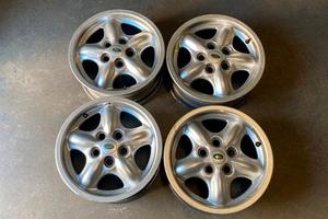 Cerchioni in lega 16 pollici Land Rover Discovery