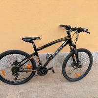 Mountainbike felt freni a disco nera