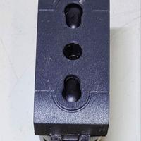 Presa Bticino Living International L4180 bipasso