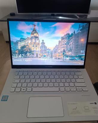 ASUS VivoBook 14" Intel i3 / 8GB RAM / SSD 128GB