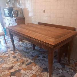 Tavolo grande in legno massello